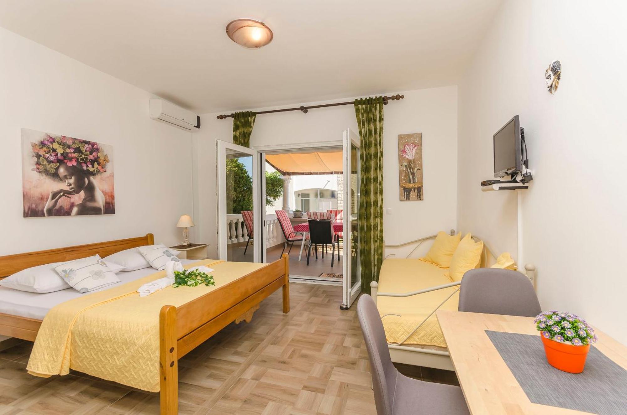 Apartment Robyn On The Beach Srima Εξωτερικό φωτογραφία